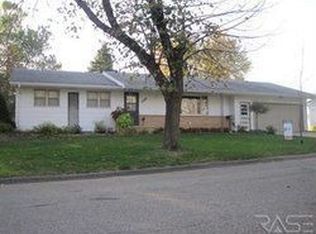 1009 N Freeman Ave, Luverne, MN 56156