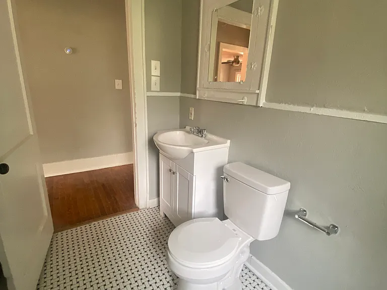 517 NW 26th St — Photo 13