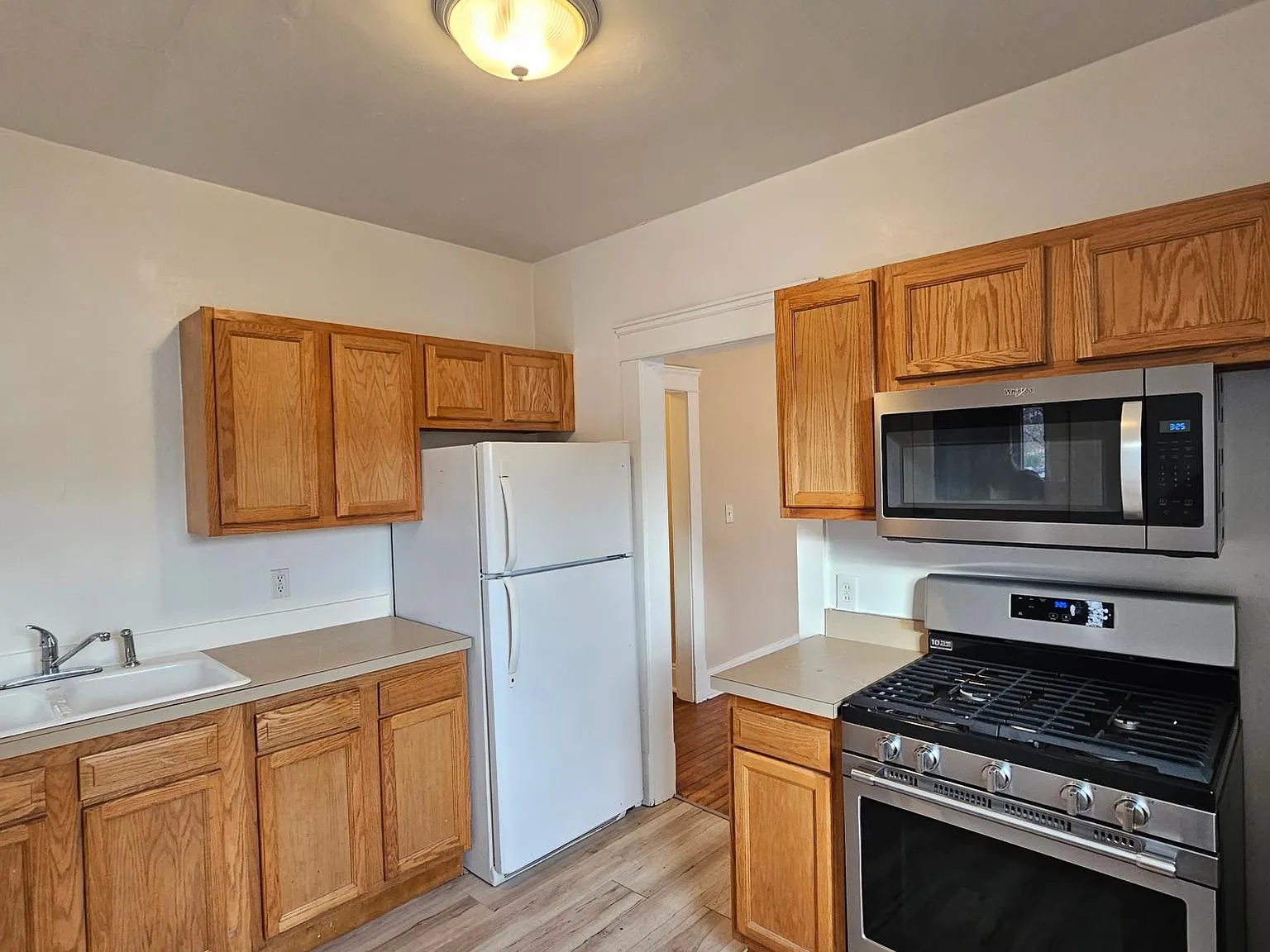 2 bed, 775 sqft, $900 — Photo 4