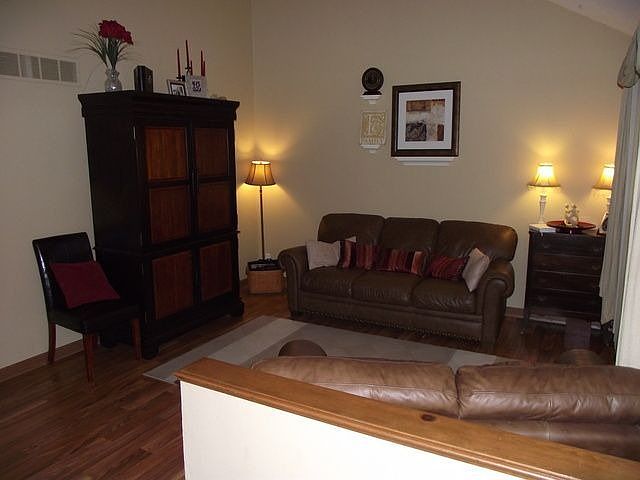 2nd image of 6865 Ramblehurst Rd