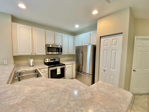 5th image of 8151 Pacific Beach Dr