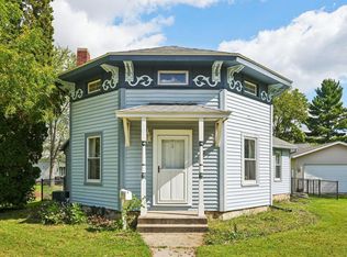 127 N Newcomb St, Whitewater, WI 53190