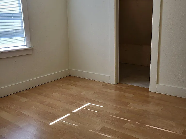 1011 Haines Ave — Photo 13