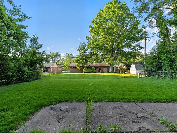 4th image of 3718 Caracas Dr
