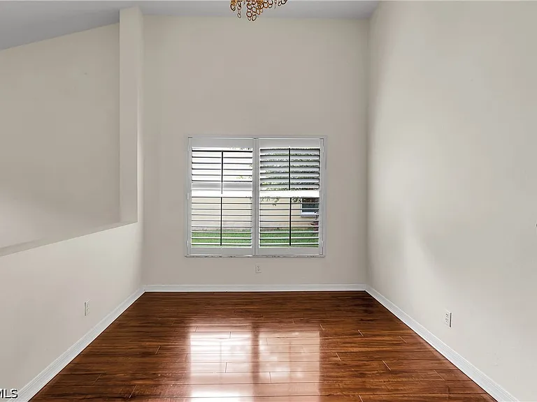 22203 Seashore Cir — Photo 10