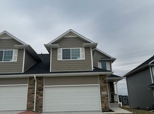 9208 Peregrine Rd, Lincoln, NE 68505