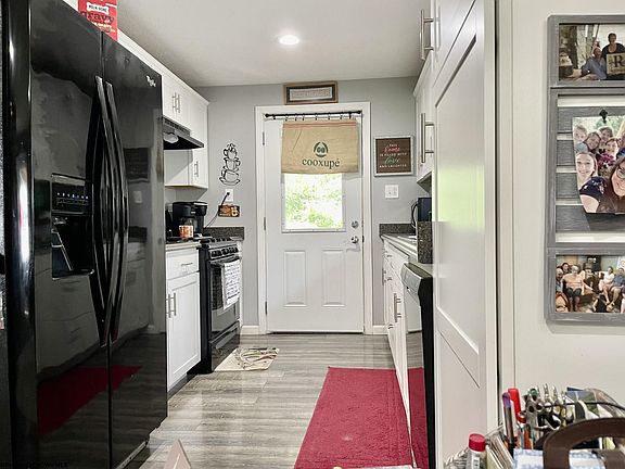 5th image of 204 Elkins Ave
