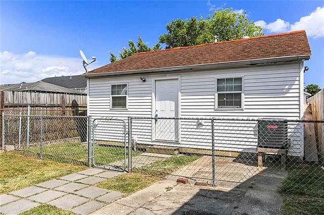 1st image of 1116 5th St #1/2