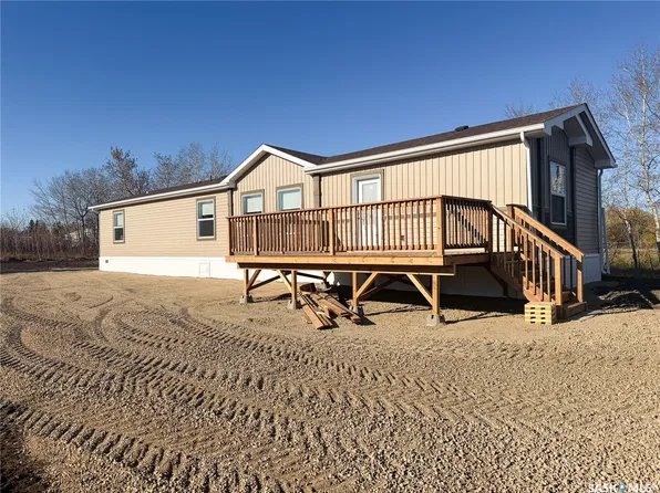 305 7th Street E, Meadow Lake, SK S9X 1J1