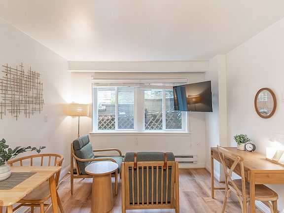 4th image of 4027 Beach Dr SW #3