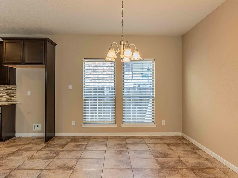 8730 Poppy Hls — Photo 15