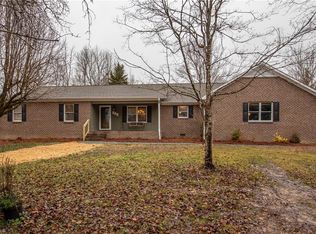 258 Rockin Horse Ln, Thomasville, NC 27360