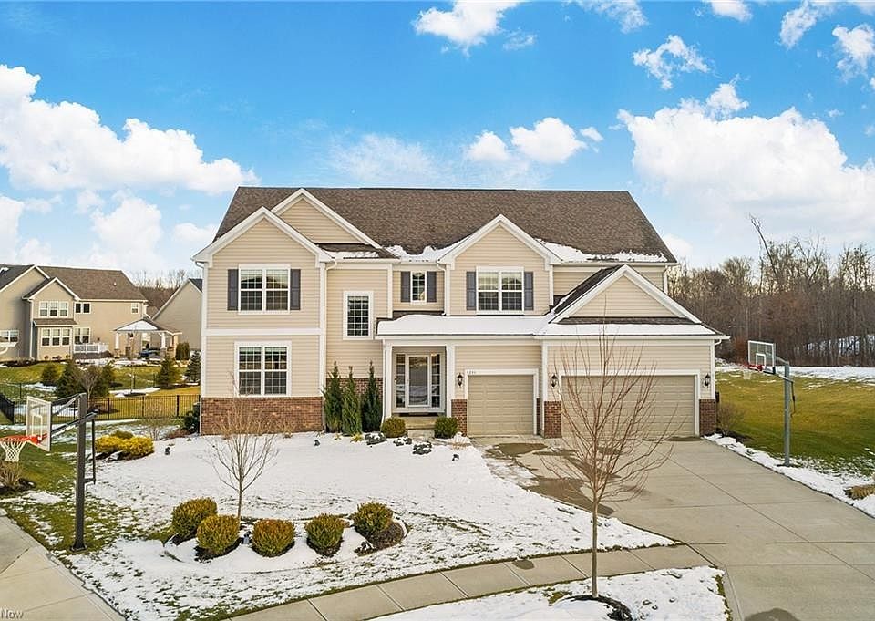 1st image of 5235 Duxbury Dr