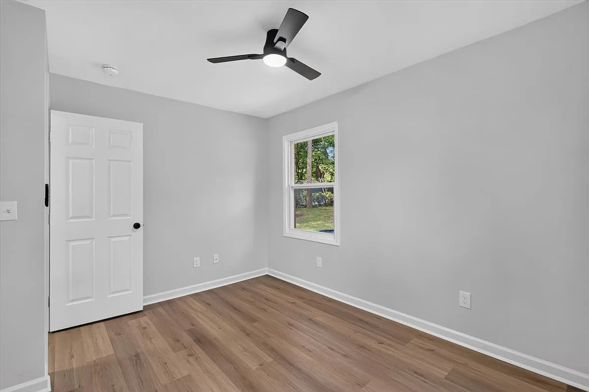 3 bed, 1026 sqft, $1,750 — Photo 3