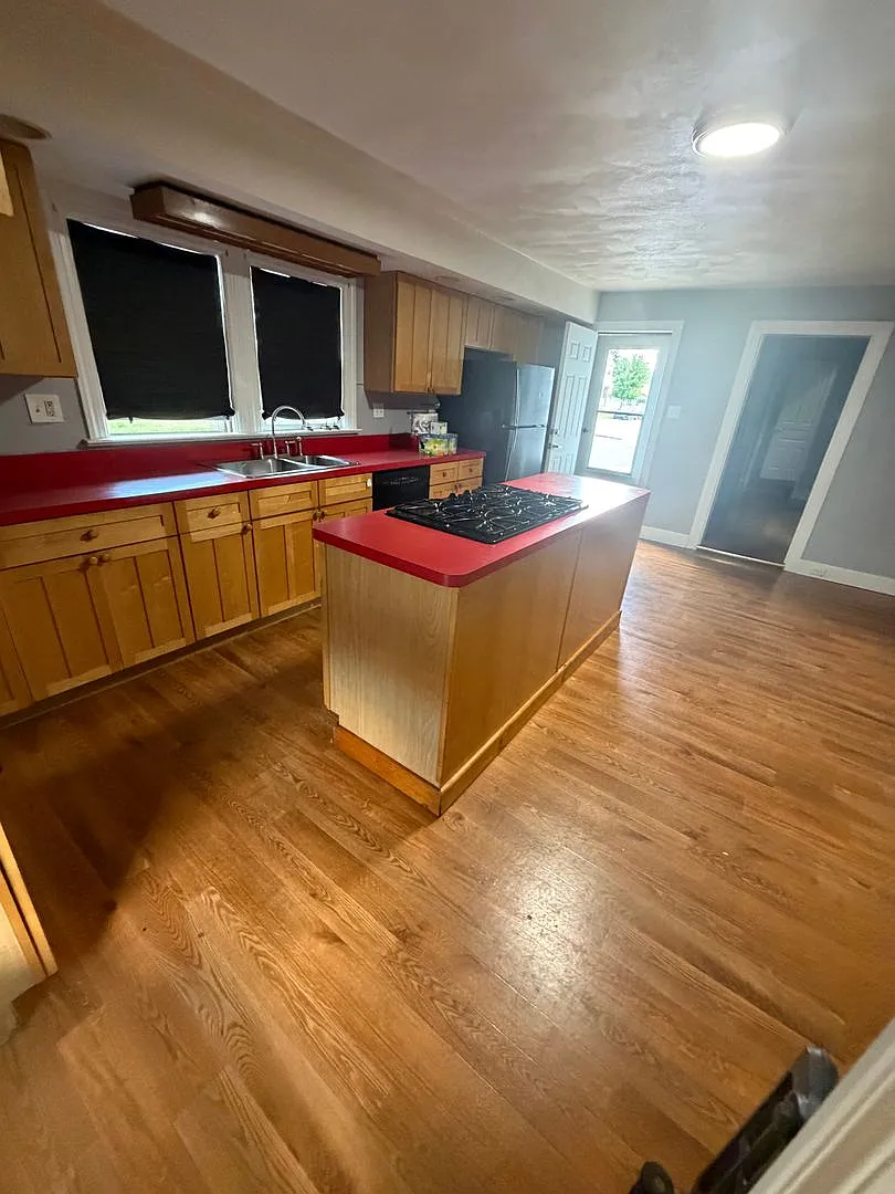 835 E Prospect St — Photo 2