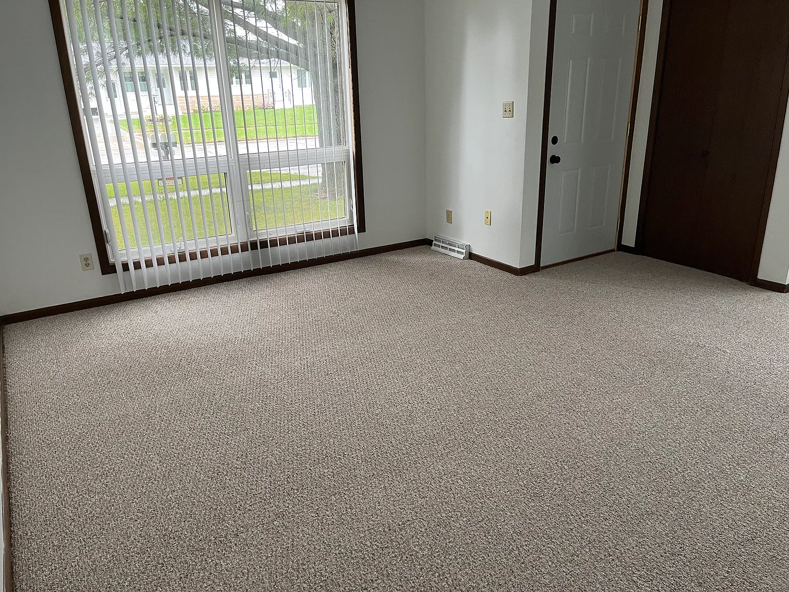 2 bed, 900 sqft, $900 — Photo 2