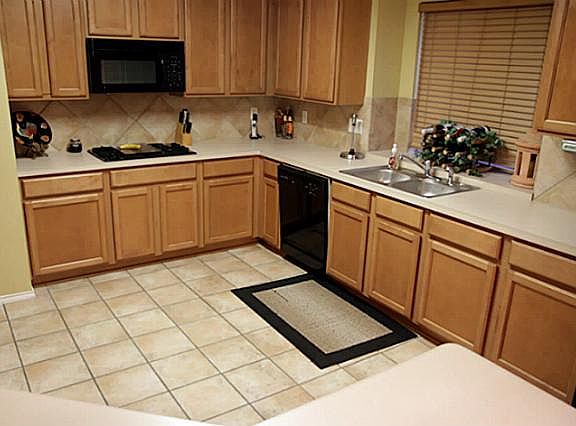 4th image of 7937 Stansfield Dr