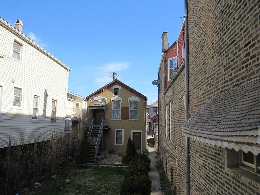 2nd image of 1330 W Cullerton St