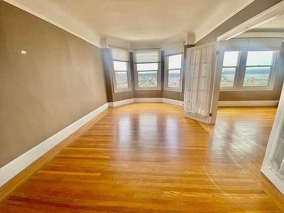 5th image of 2335 Larkin St #7