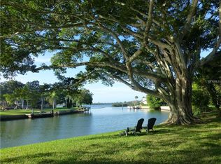 1304 N Lake Shore Dr, Sarasota, FL 34231
