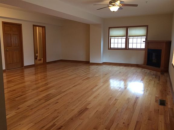 5th image of 425 E Crescent St APT 5