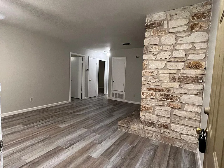 1005 Country Aire Dr #A — Photo 10