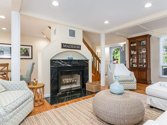 16 Centre Village Drive