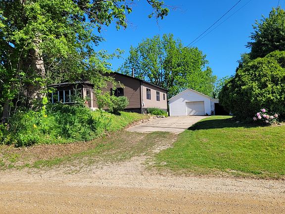 2nd image of 9007 Lake Rd