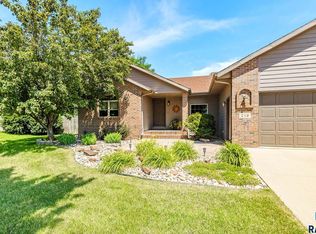 216 W Mountain Ash St, Brandon, SD 57005
