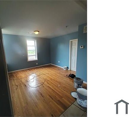 3rd image of 529 18th Ave #2F