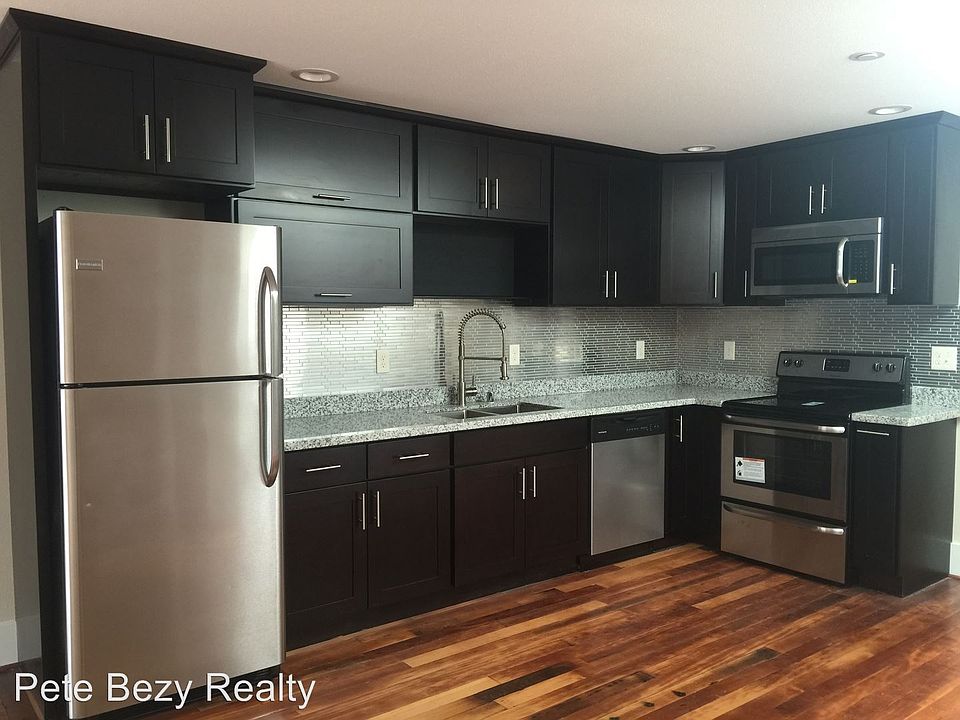 1st image of 323 N Railroad Ave