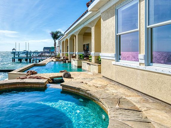 4th image of 1802 Bay Shore Dr