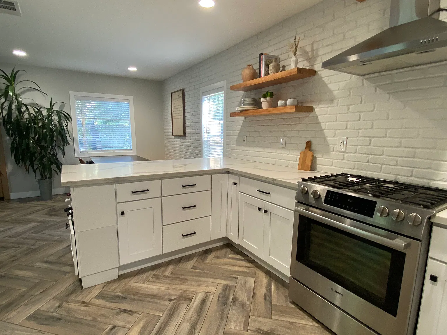 3 bed, 1386 sqft, $3,850 — Photo 3