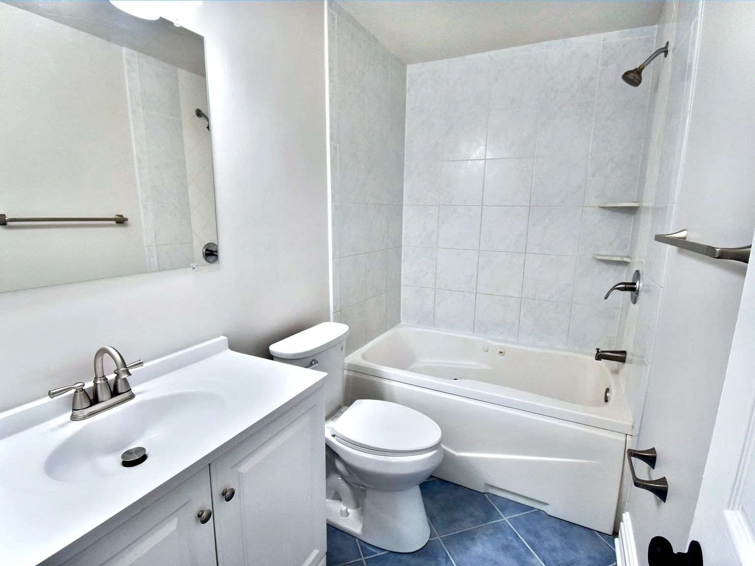 5 bed, 1800 sqft, $2,995 — Photo 3
