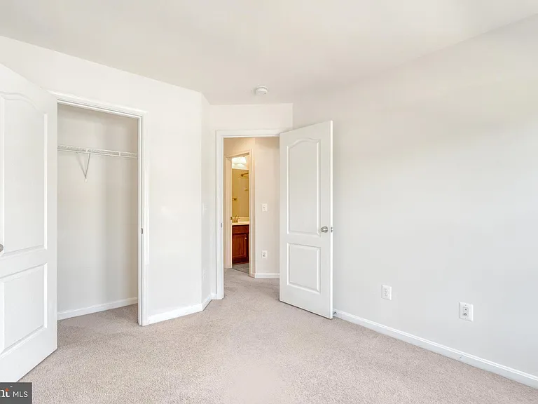 22653 Vienna Green Ter — Photo 30