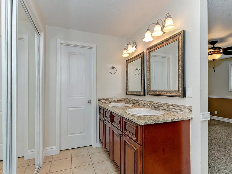 1025 N Eagle Hills Way — Photo 22