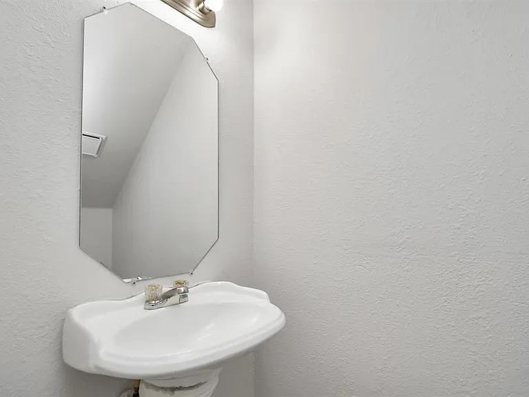 8102 Rhobell St #A — Photo 30