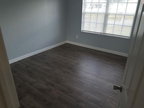 5th image of 2151 SE Berkshire Blvd