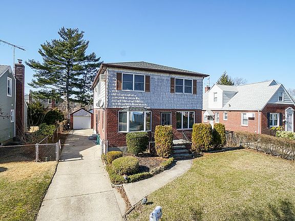 2nd image of 55 Spruce Ln