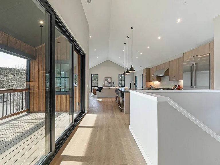 10085 SE River St — Photo 18