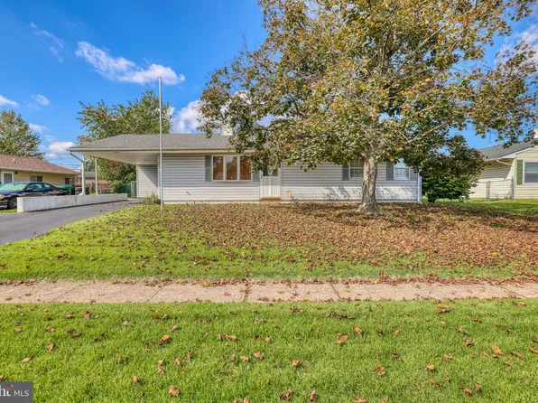43 Shepherd Ln, Levittown, PA 19055