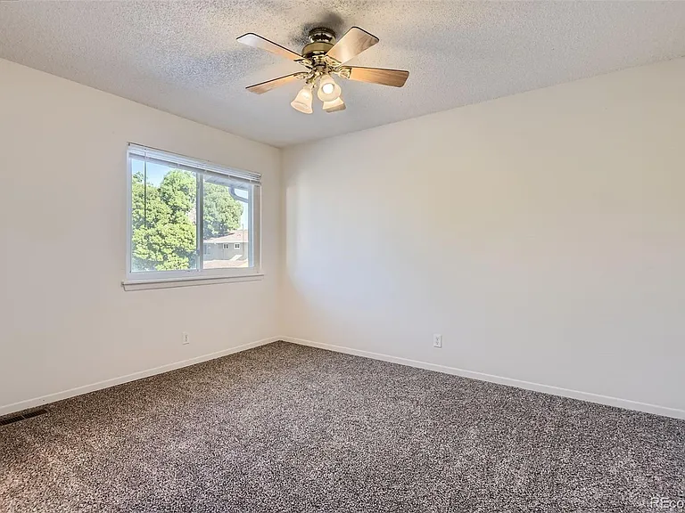 1922 S Oswego Way — Photo 8