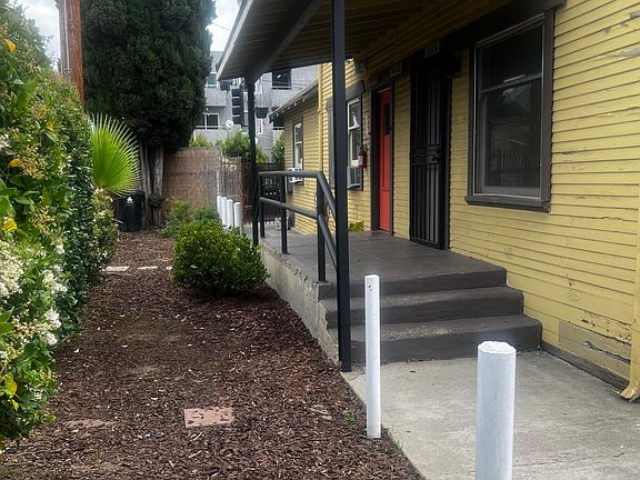 3rd image of 144 N Avenue 51 #1/2