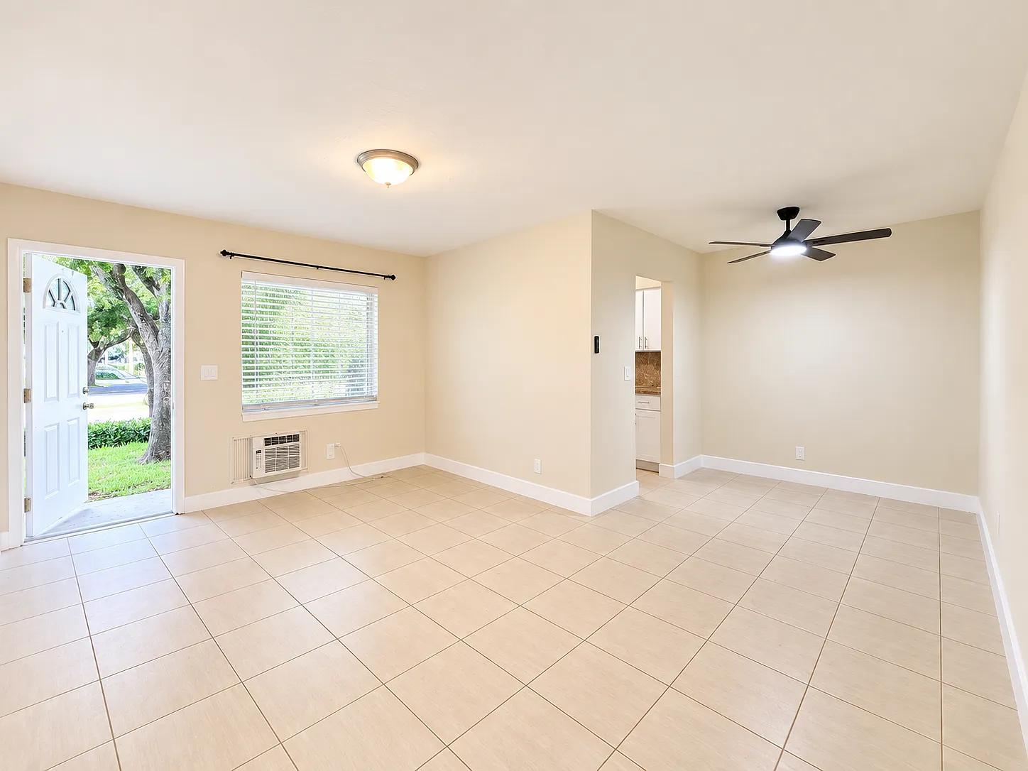 1 bed, 900 sqft, $1,550 — Photo 2