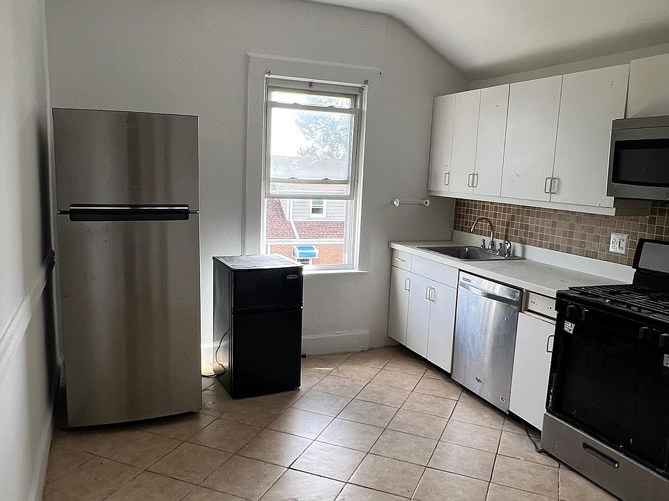1st image of 25 Otsego St Floor 2