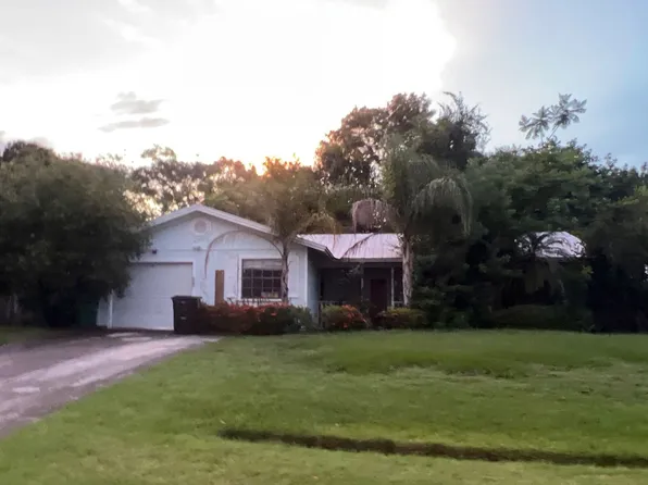 1558 SE Pitcher Rd, Port Saint Lucie, FL 34952