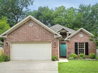 327 Locust Ave, Conway, AR 72034