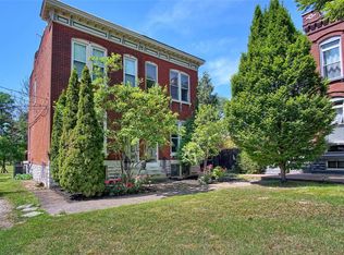 2120 Waverly Pl #A, Saint Louis, MO 63104
