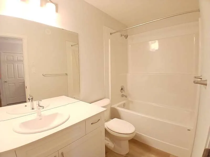 3 bed, 2.5 bath, 1800 sqft, $1,850 — Photo 3