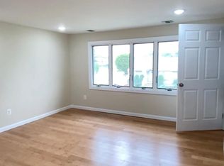 27 W Belle Terre Ave FLOOR 2, Lindenhurst, NY 11757